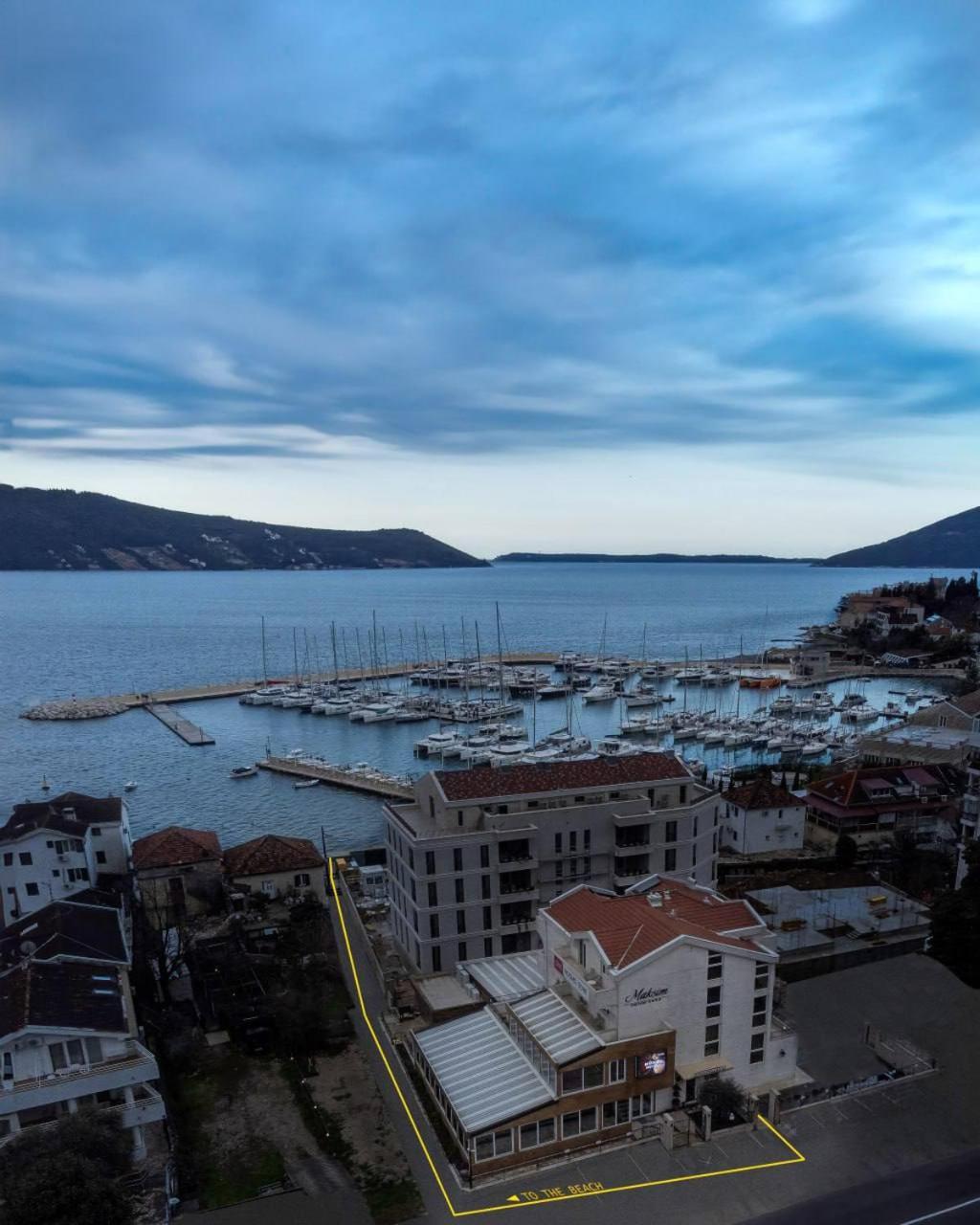 Hotel Maksim Herceg Novi Bagian luar foto