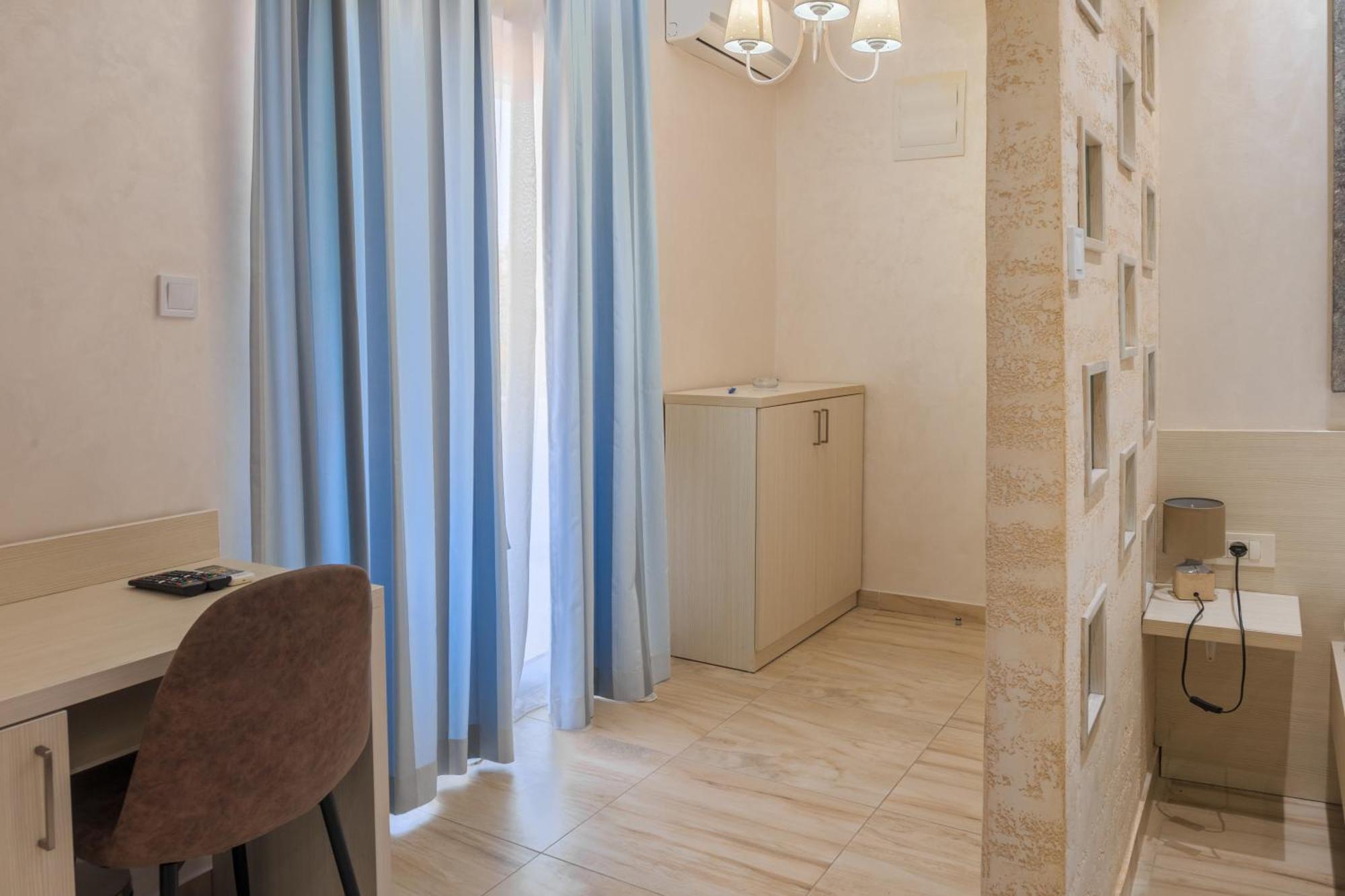 Hotel Maksim Herceg Novi Bagian luar foto